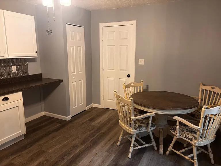 335 N Sycamore Dr — Photo 8
