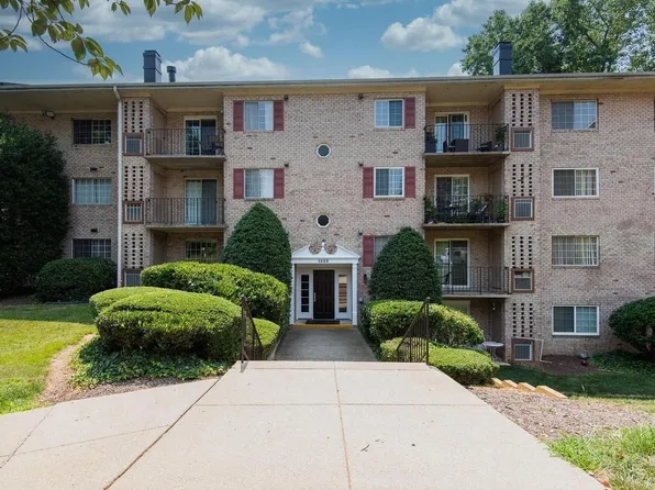 1523 Colonial Dr APT 202, Woodbridge, VA 22192