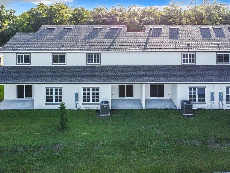 1711 Barton Towne Cir — Photo 53