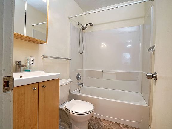 4th image of 774 Piedmont Way NE #A