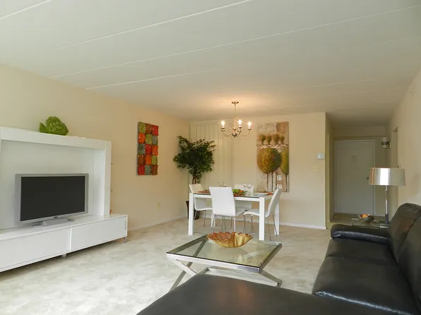 Wellesley House Apartments