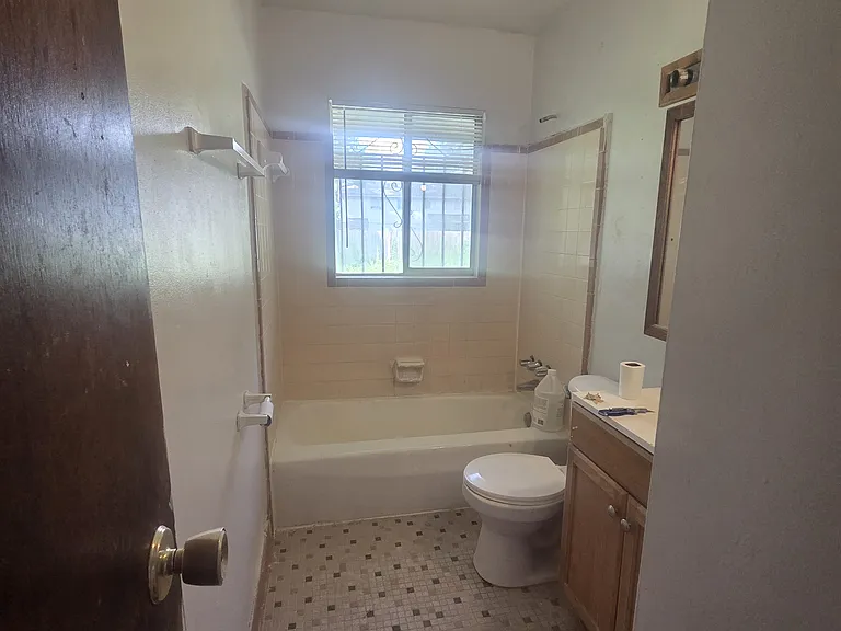 3313 Greening Ln — Photo 5