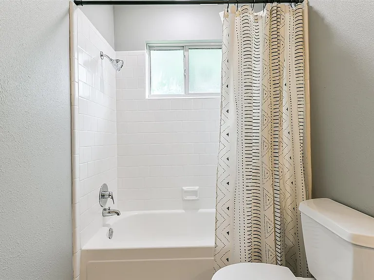 207 Woodvale Dr — Photo 27