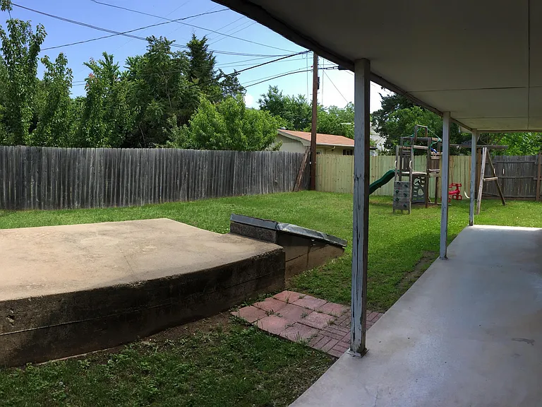 214 W Dewey St — Photo 12
