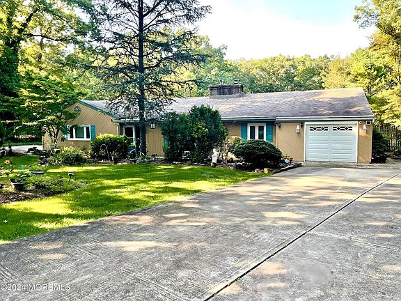 2nd image of 1044 N Maple Avenue