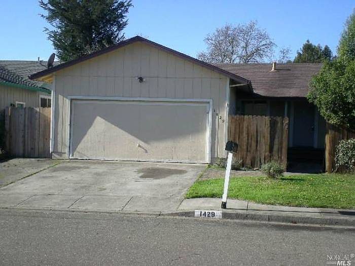 1st image of 1429 Hogrefe Way