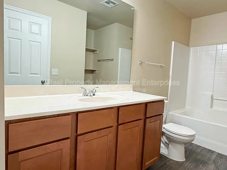 13229 Bridgewater Dr — Photo 13