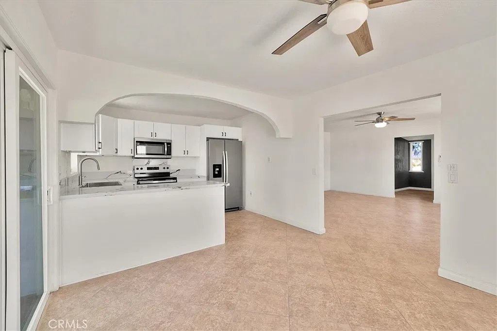 3 bed, 1140 sqft, $1,695 — Photo 3