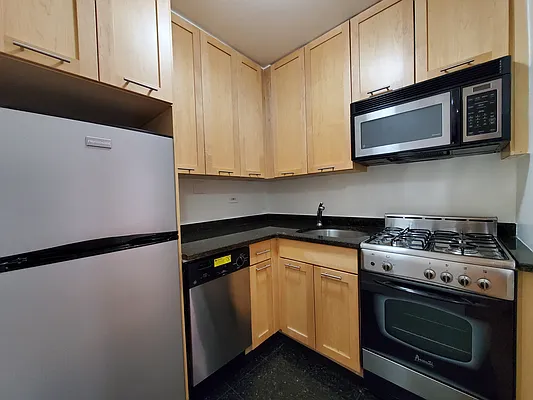 Rented by Corcoran | media 19