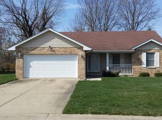 330 Nottingham Ln, Highland, IL 62249