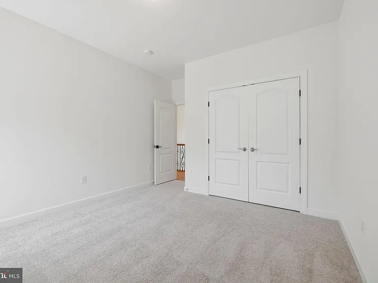 301 Kingdom Dr — Photo 78