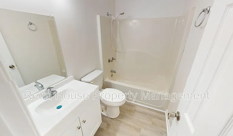 901 W Adams Ave — Photo 17