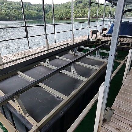 3rd image of 150 Center Rd