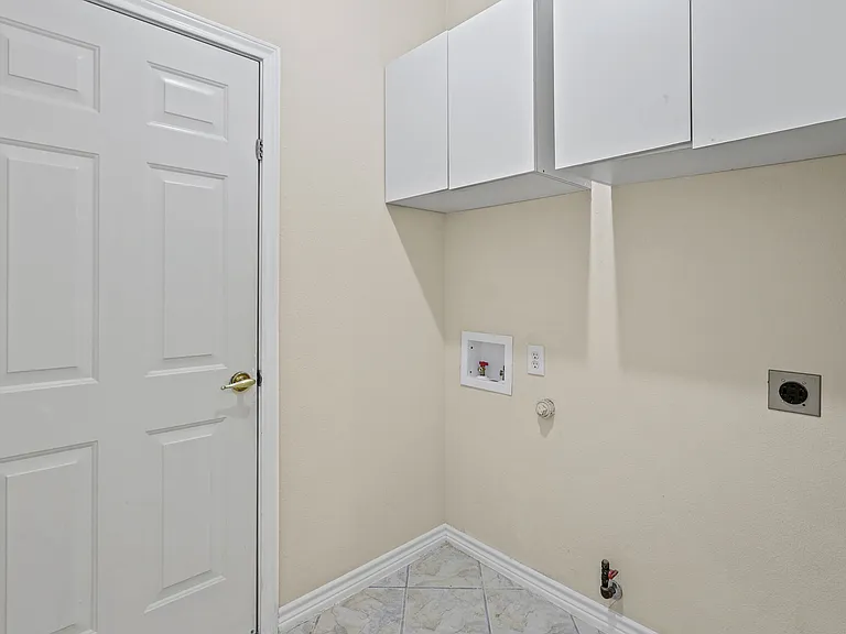 2127 Ballycastle Dr — Photo 18