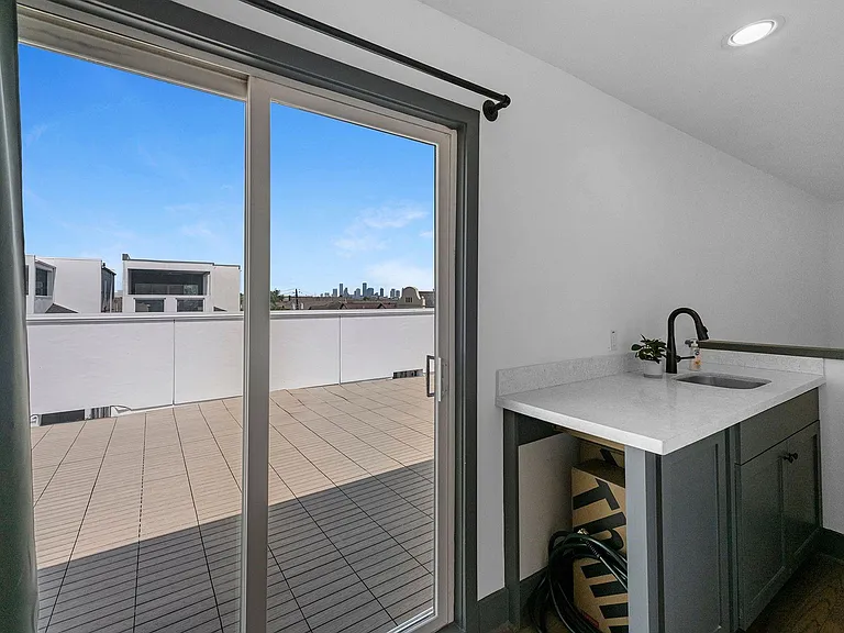 5802 Kansas St — Photo 30