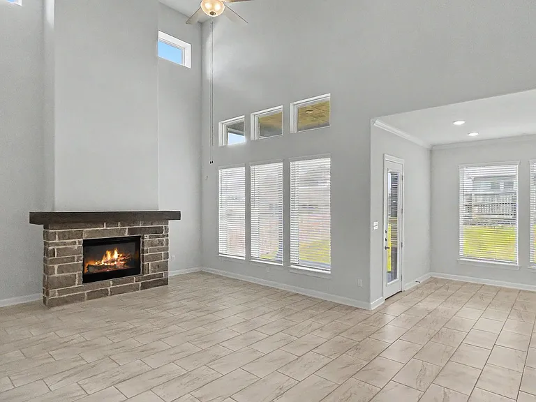 3708 Eliberis — Photo 15