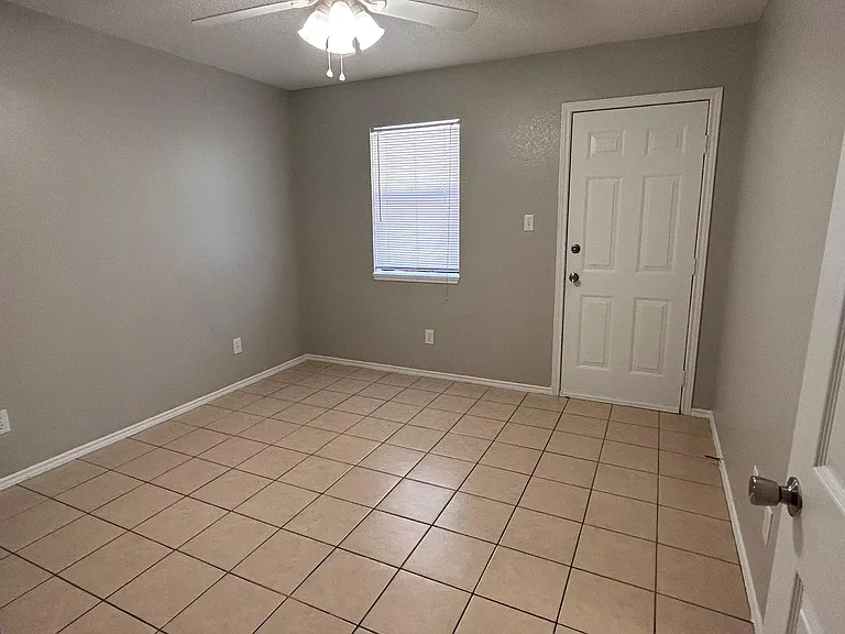 Las Violetas Apartments — Photo 45