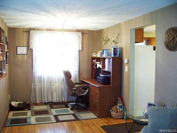 4th image of 153 Suzette Dr