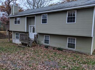 13 Bennett Ln, Pine Bush, NY 12566