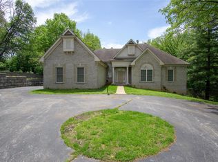 574 W Monroe Ave, Saint Louis, MO 63122