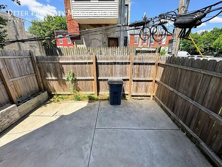 2042 N Stillman St — Photo 36