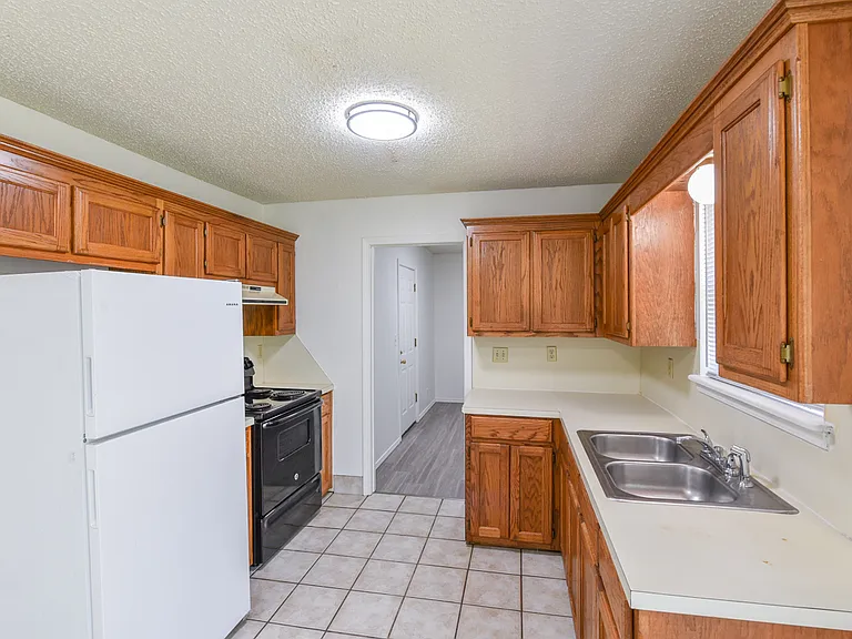 512 Carson Rd — Photo 3
