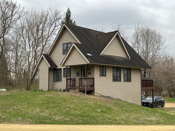 8560 N Hales Corner Rd, Stillman Valley, IL 61084