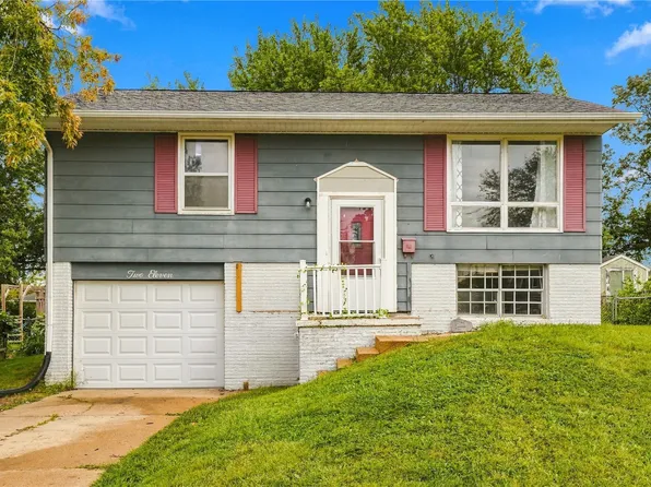 211 Fleetwood Rd SW, Cedar Rapids, IA 52404