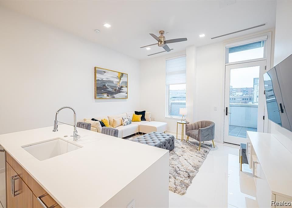 400 S Old Woodward Ave Unit 209, photo 18