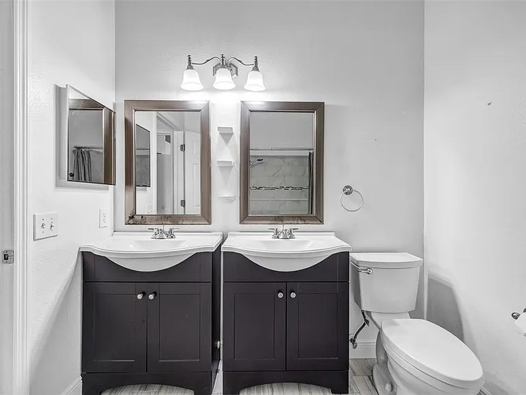 6127 Bayside Key Dr — Photo 31