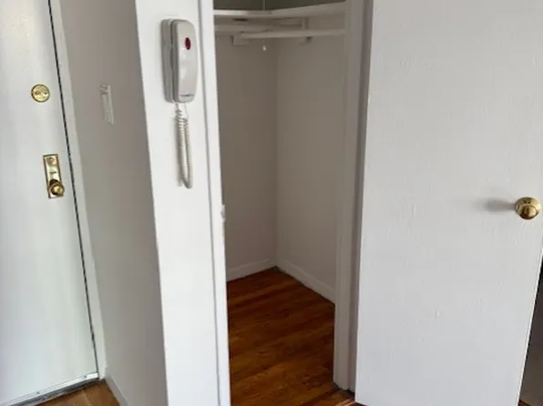 320 West 30th Street image 6 of 17