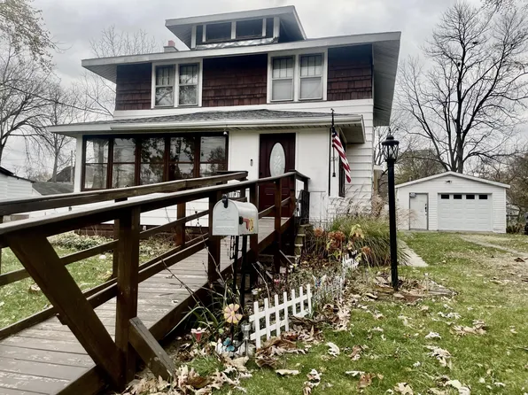 204 E Railroad St, Dowagiac, MI 49047