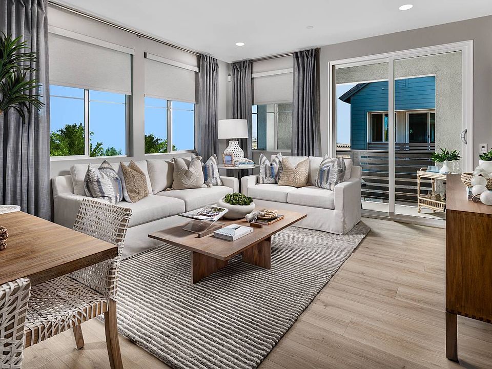 01_Row_Plan 1_Family Room