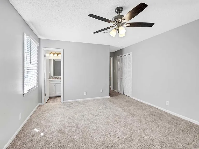 124 Lake Terrace Cir — Photo 14