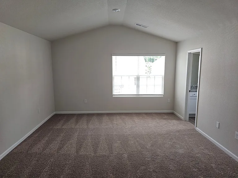 524 Hawley St — Photo 23