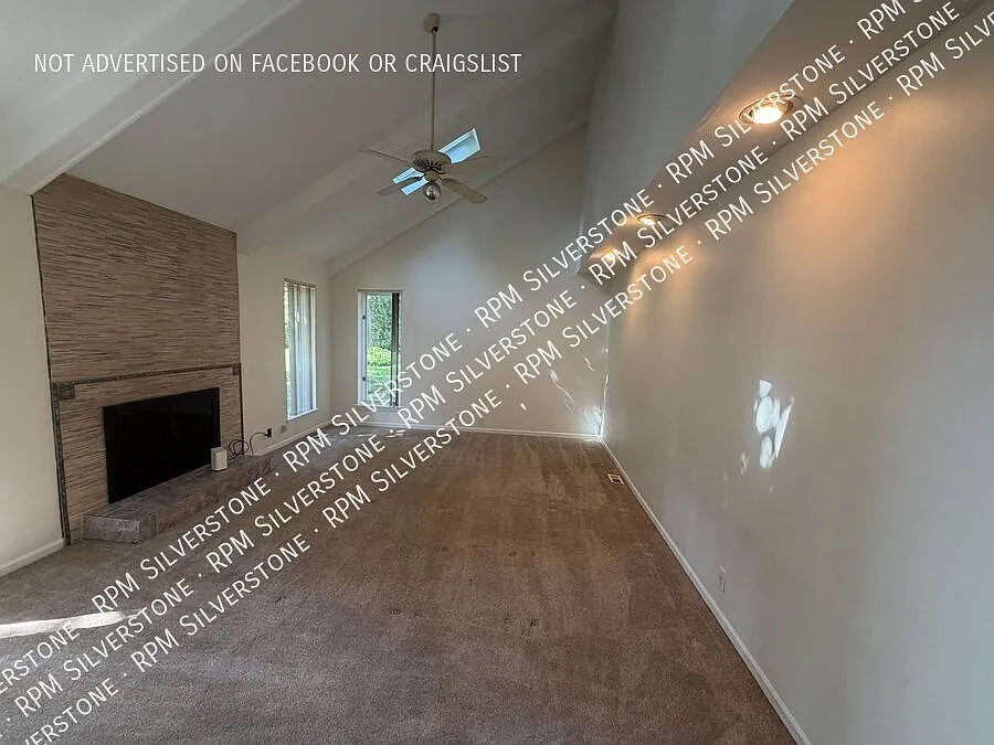 Spacious 4-bedroom — Photo 4
