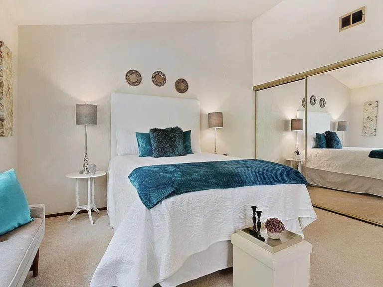 1058 Deer Oak Pl — Photo 2