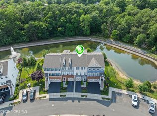 126 Waypoint Dr, Eatontown, NJ 07724