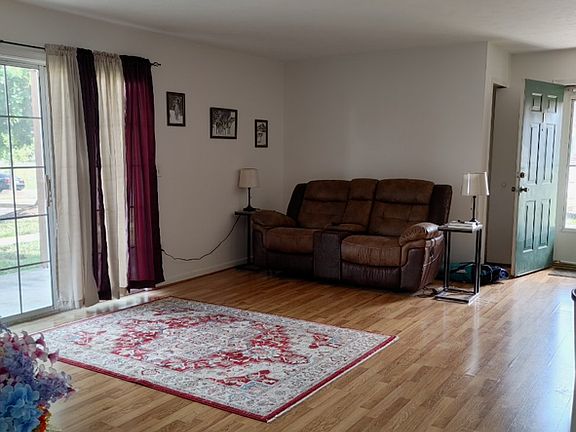 2nd image of 141 Brookland Ter APT 1
