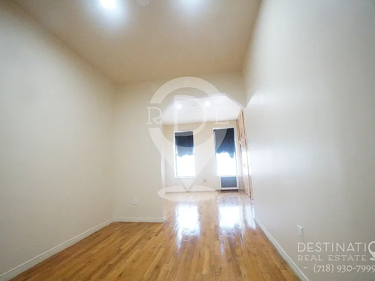 72 Nelson St #2R — Photo 15