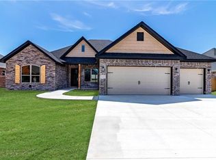 1133 Russell Dr, Springdale, AR 72762