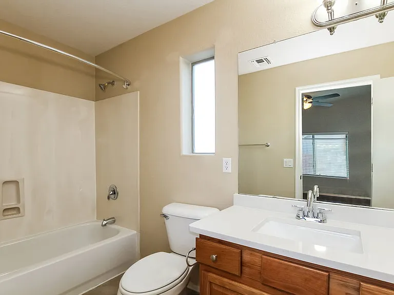 17423 W Watson Ln — Photo 10