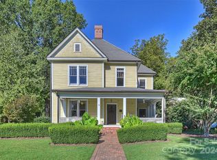 559 N Main St, Davidson, NC 28036