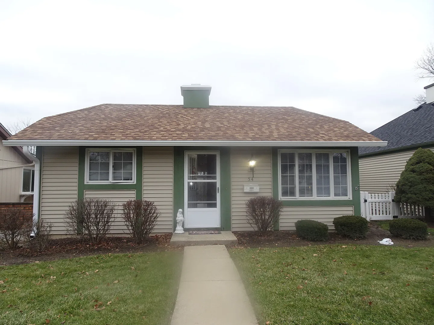 54 Garden Dr photo 1