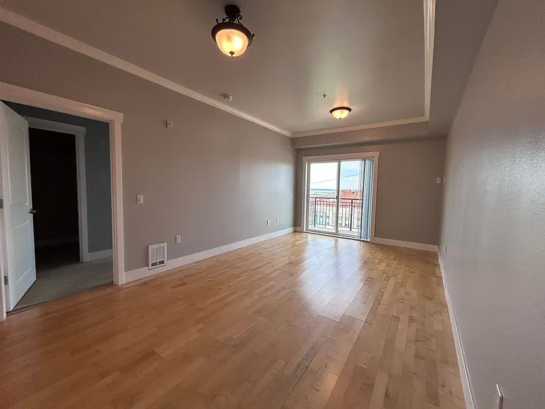 1015 Railroad Ave #412 — Photo 7