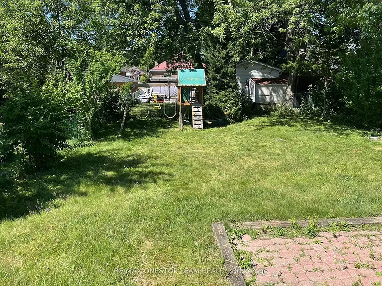 936 Pharmacy Ave — Photo 23