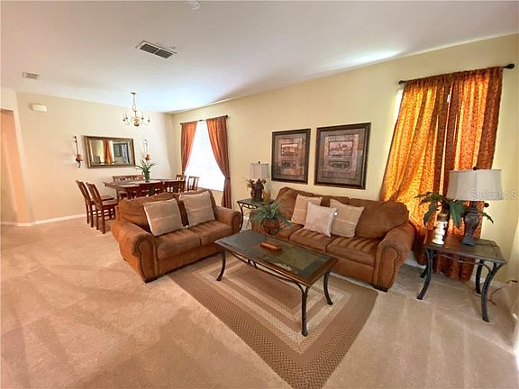 4th image of 390 Las Fuentes Dr