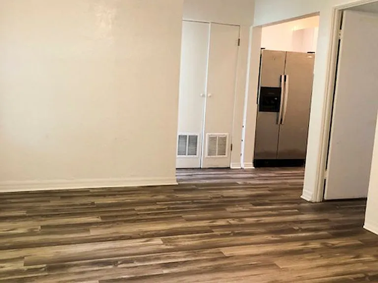 5555 Barton Dr — Photo 3