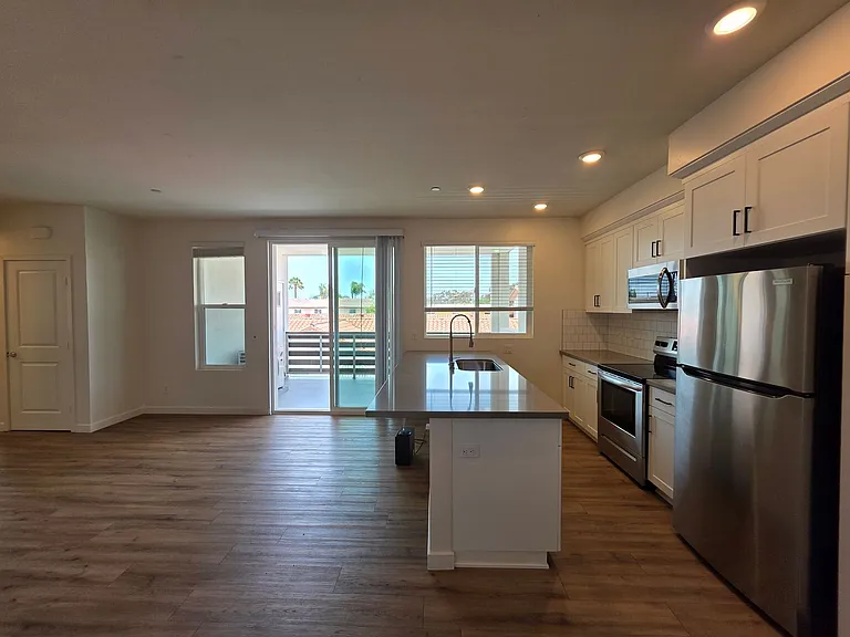 310 Palm Ave — Photo 53