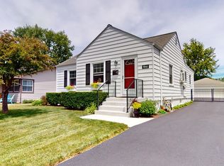 5541 Webster St, Downers Grove, IL 60516